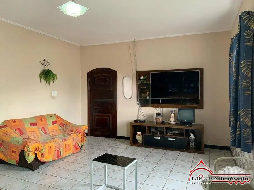 Foto 5 de Casa com 3 quartos à venda, 247m2 em Centro, Jacarei - SP
