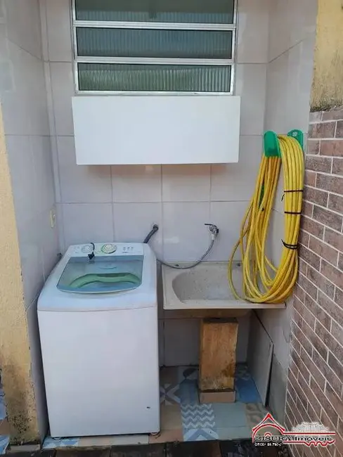 Foto 9 de Casa de Condomínio com 2 quartos à venda, 76m2 em Jardim Jacinto, Jacarei - SP