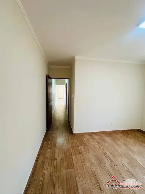 Foto 3 de Casa com 2 quartos à venda, 70m2 em Parque Santo Antônio, Jacarei - SP