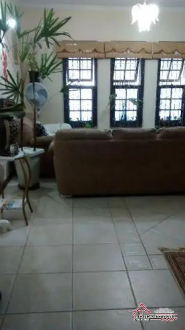 Foto 4 de Casa com 4 quartos à venda, 150m2 em Centro, Jacarei - SP