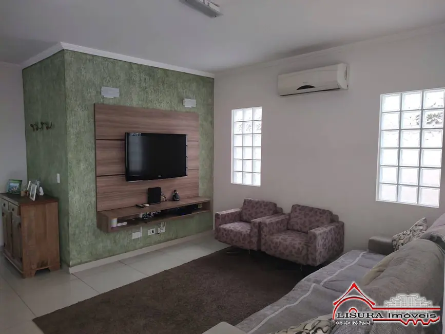 Foto 3 de Casa de Condomínio com 4 quartos à venda, 177m2 em Jardim Santa Maria, Jacarei - SP