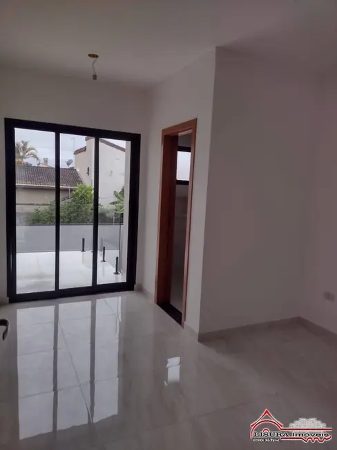 Foto 13 de Casa à venda, 137m2 em Jardim Califórnia, Jacarei - SP