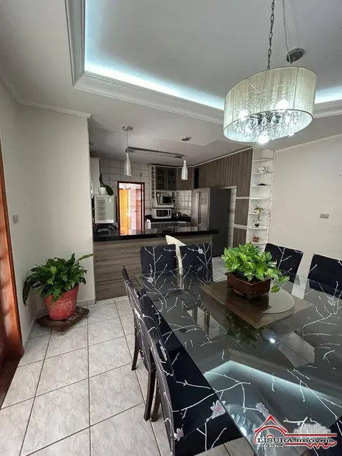 Foto 3 de Casa com 4 quartos à venda, 220m2 em Jardim Santa Maria, Jacarei - SP