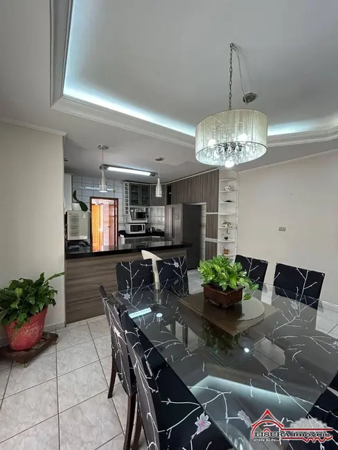 Foto 8 de Casa com 4 quartos à venda, 220m2 em Jardim Santa Maria, Jacarei - SP