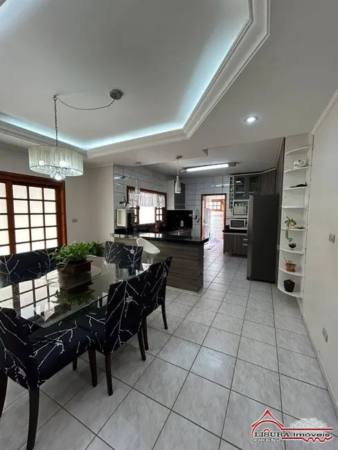 Foto 2 de Casa com 4 quartos à venda, 220m2 em Jardim Santa Maria, Jacarei - SP