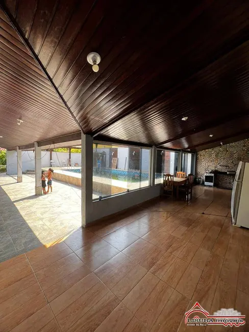 Foto 3 de Casa com 5 quartos à venda, 500m2 em Loteamento Villa Branca, Jacarei - SP