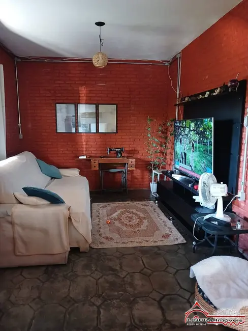 Chácara com 3 quartos à venda, 389m2 em Guararema - SP - imagem 3 Foto 3 de Chácara com 3 quartos à venda, 389m2 em Guararema - SP