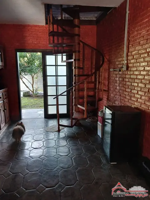 Chácara com 3 quartos à venda, 389m2 em Guararema - SP - imagem 8 Foto 8 de Chácara com 3 quartos à venda, 389m2 em Guararema - SP