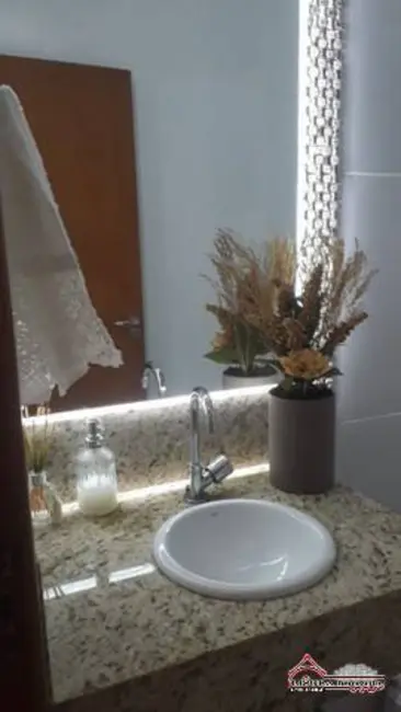 Foto 4 de Casa de Condomínio com 4 quartos à venda, 210m2 em Loteamento Villa Branca, Jacarei - SP