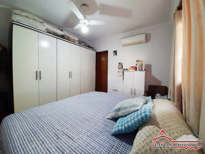 Foto 8 de Casa com 3 quartos à venda, 110m2 em Parque Santo Antônio, Jacarei - SP