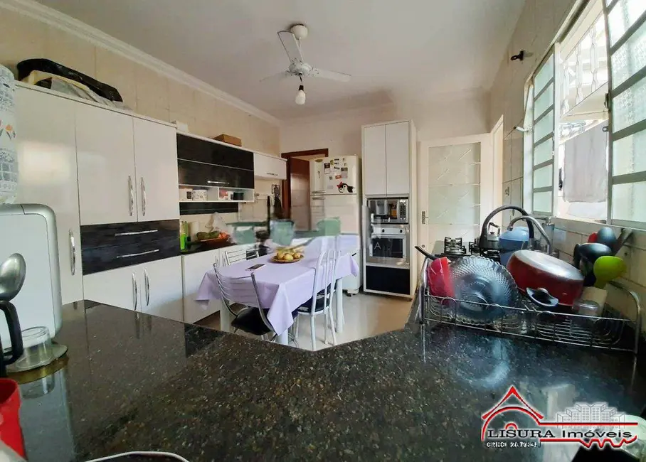 Foto 5 de Casa com 3 quartos à venda, 110m2 em Parque Santo Antônio, Jacarei - SP