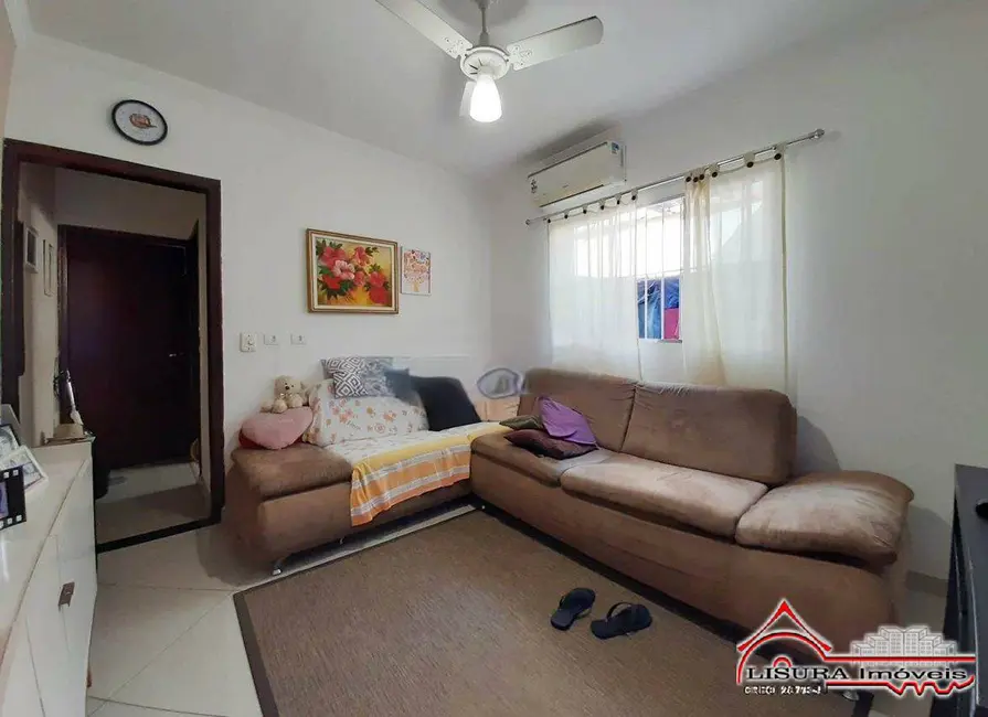 Foto 3 de Casa com 3 quartos à venda, 110m2 em Parque Santo Antônio, Jacarei - SP