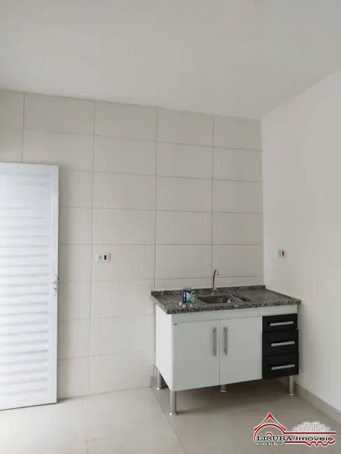 Casa com 1 quarto para alugar, 20m2 em Centro, Jacarei - SP - imagem 7 Foto 7 de Casa com 1 quarto para alugar, 20m2 em Centro, Jacarei - SP