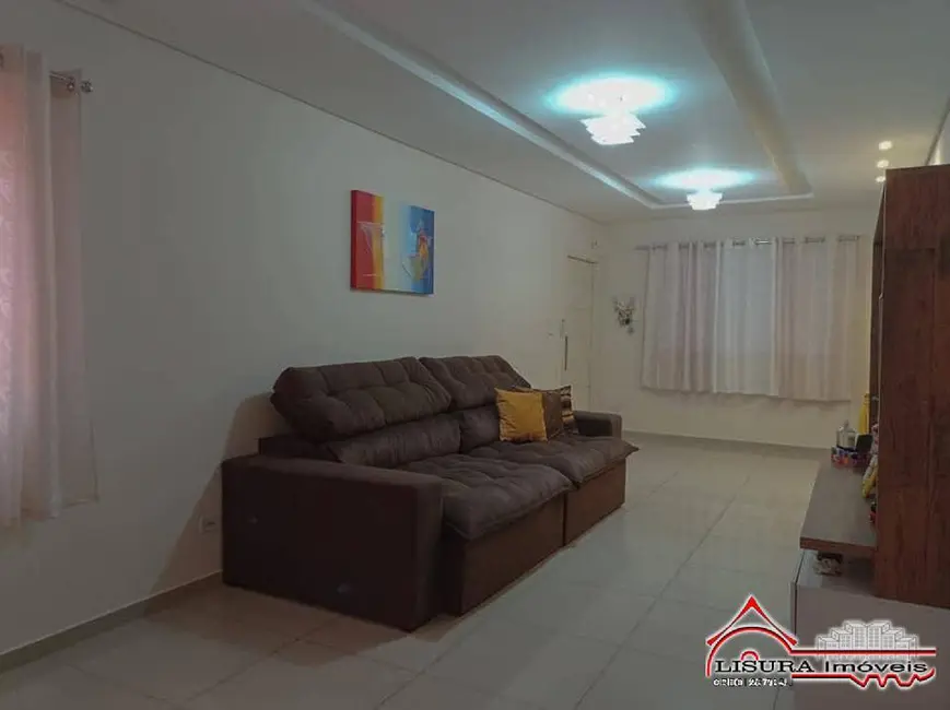 Foto 3 de Casa com 3 quartos à venda, 110m2 em Centro, Jacarei - SP