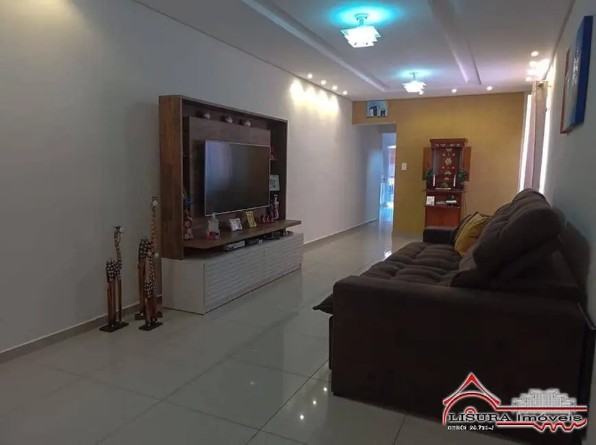 Foto 4 de Casa com 3 quartos à venda, 110m2 em Centro, Jacarei - SP