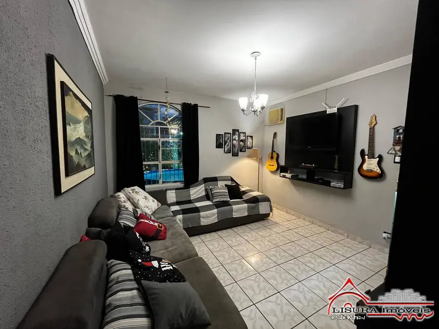 Foto 2 de Casa com 3 quartos à venda em Centro, Jacarei - SP