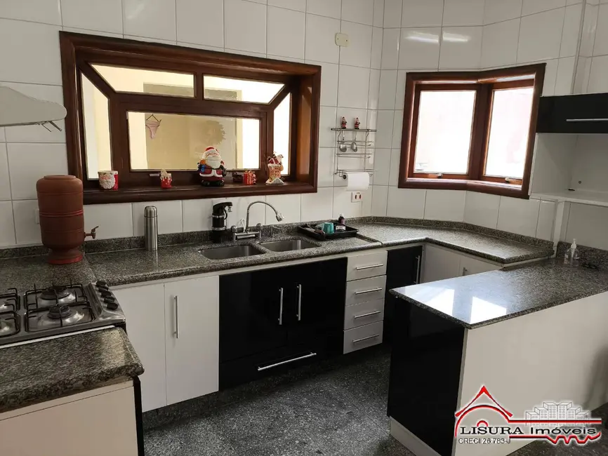 Foto 6 de Casa com 3 quartos à venda, 237m2 em Jardim América, Jacarei - SP