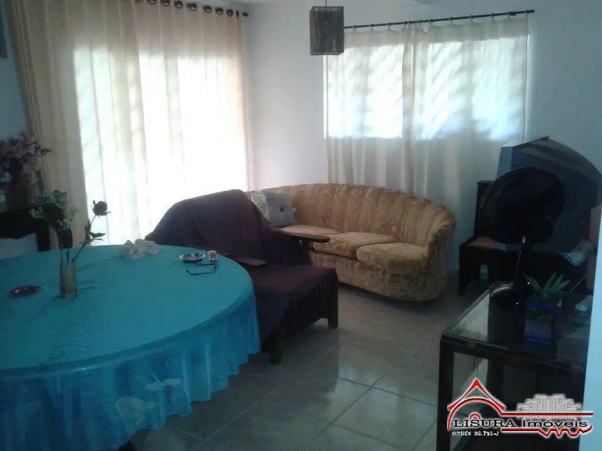 Chácara com 4 quartos à venda, 345m2 em Igarata - SP - imagem 4 Foto 4 de Chácara com 4 quartos à venda, 345m2 em Igarata - SP