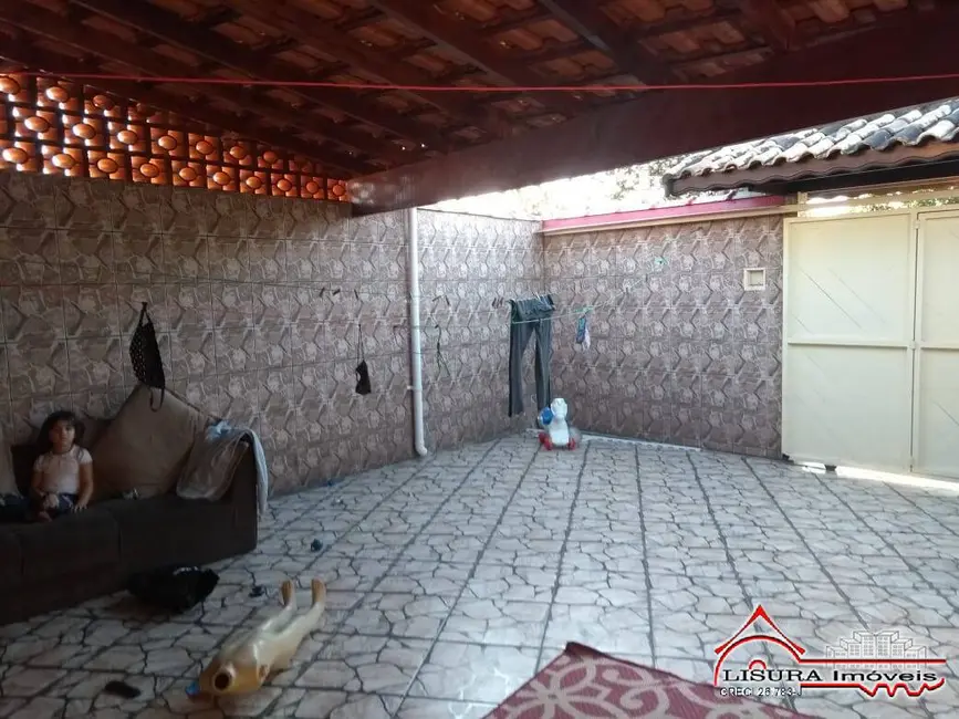 Foto 5 de Casa com 2 quartos à venda, 150m2 em Parque Santo Antônio, Jacarei - SP