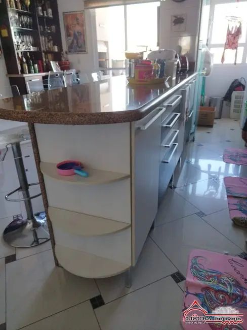 Apartamento com 3 quartos para alugar, 87m2 em Centro, Jacarei - SP - imagem 6 Foto 6 de Apartamento com 3 quartos para alugar, 87m2 em Centro, Jacarei - SP