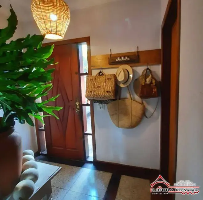 Foto 8 de Casa com 4 quartos à venda, 294m2 em Jacarei - SP