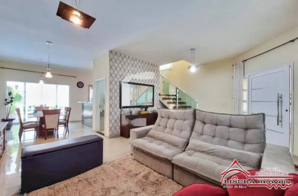 Foto 3 de Casa com 3 quartos à venda, 225m2 em Loteamento Villa Branca, Jacarei - SP