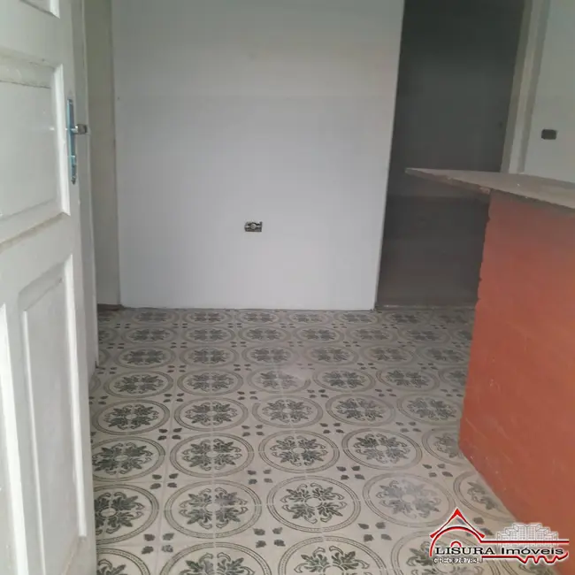 Foto 5 de Casa com 2 quartos para alugar, 60m2 em Centro, Jacarei - SP