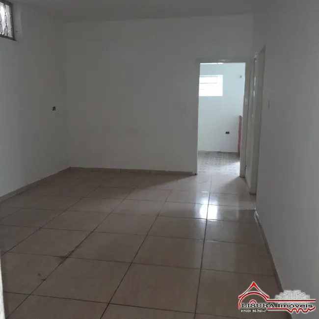 Foto 3 de Casa com 2 quartos para alugar, 60m2 em Centro, Jacarei - SP
