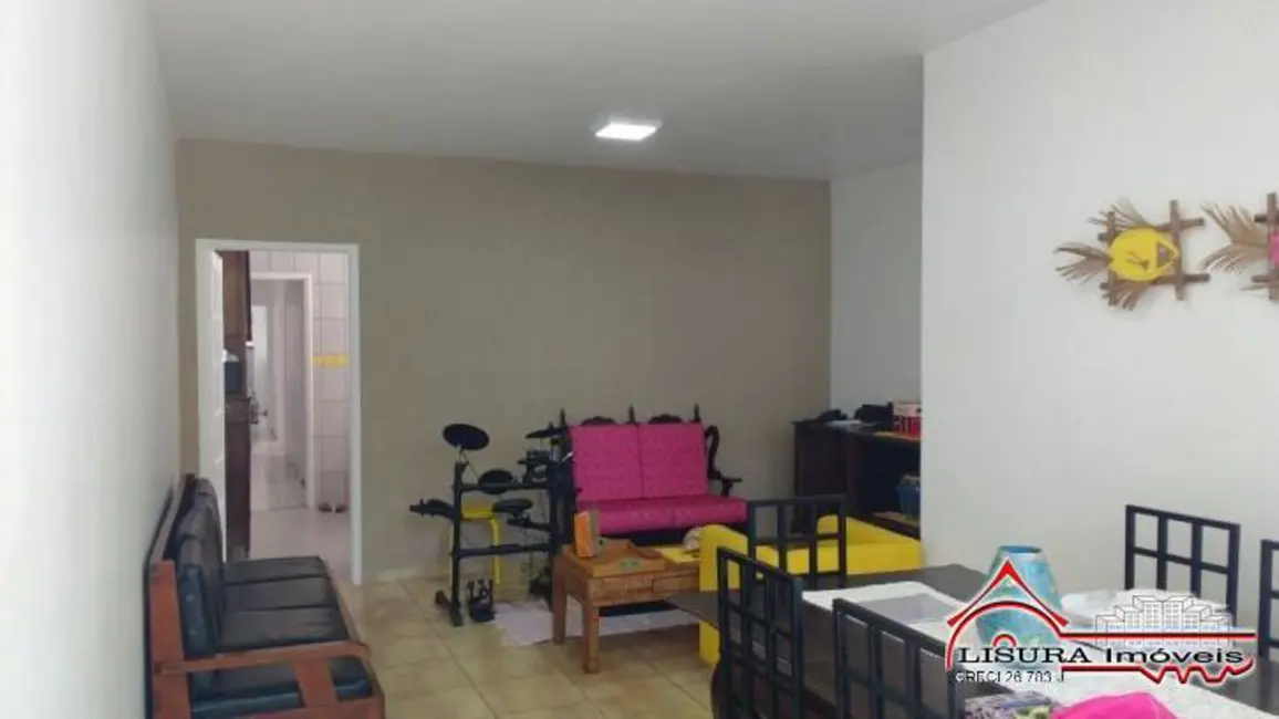 Foto 2 de Casa com 3 quartos à venda, 200m2 em Centro, Jacarei - SP