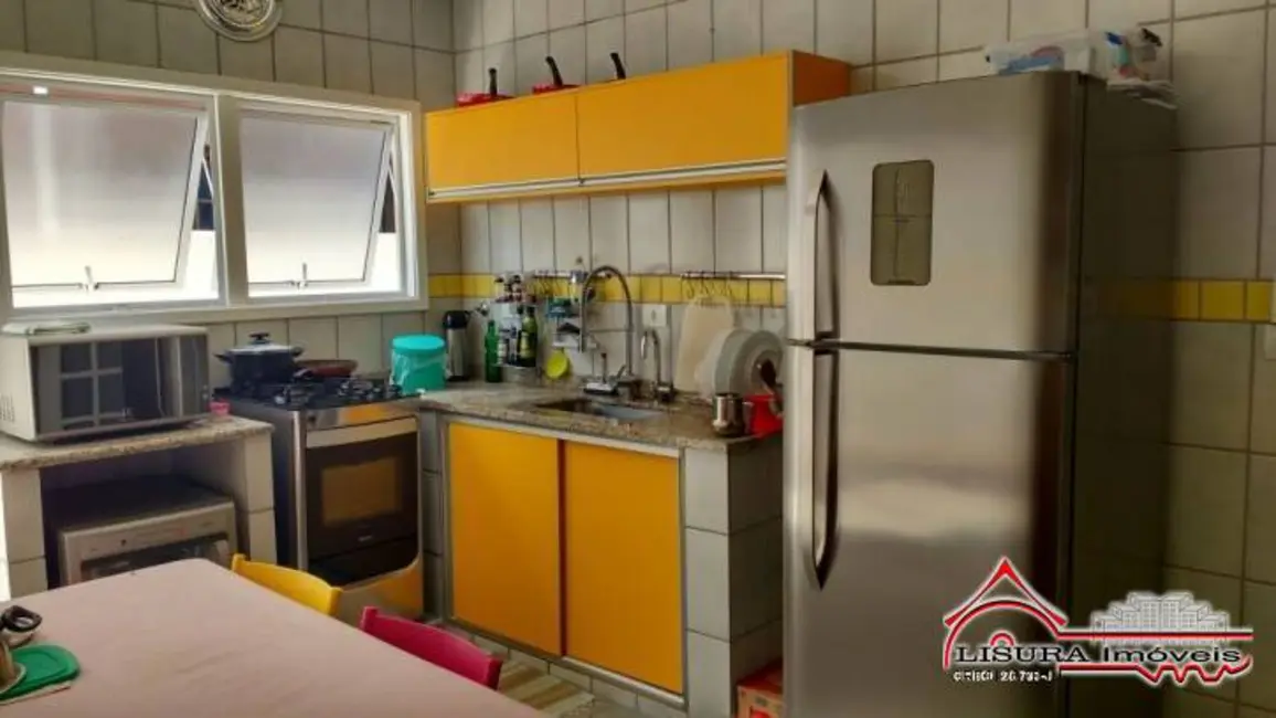 Foto 8 de Casa com 3 quartos à venda, 200m2 em Centro, Jacarei - SP