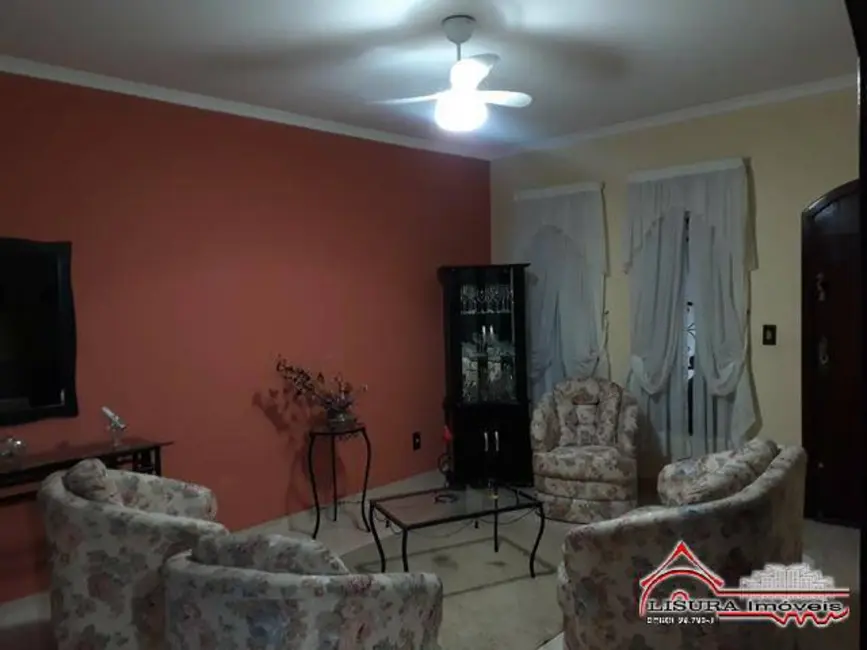 Foto 2 de Casa com 3 quartos à venda, 215m2 em Jardim Mesquita, Jacarei - SP