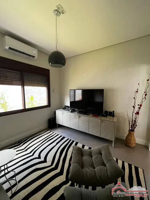 Casa de Condomínio com 3 quartos para alugar, 300m2 em Condomínio Residencial Mirante do Vale, Jacarei - SP - imagem 5 Foto 5 de Casa de Condomínio com 3 quartos para alugar, 300m2 em Condomínio Residencial Mirante do Vale, Jacarei - SP