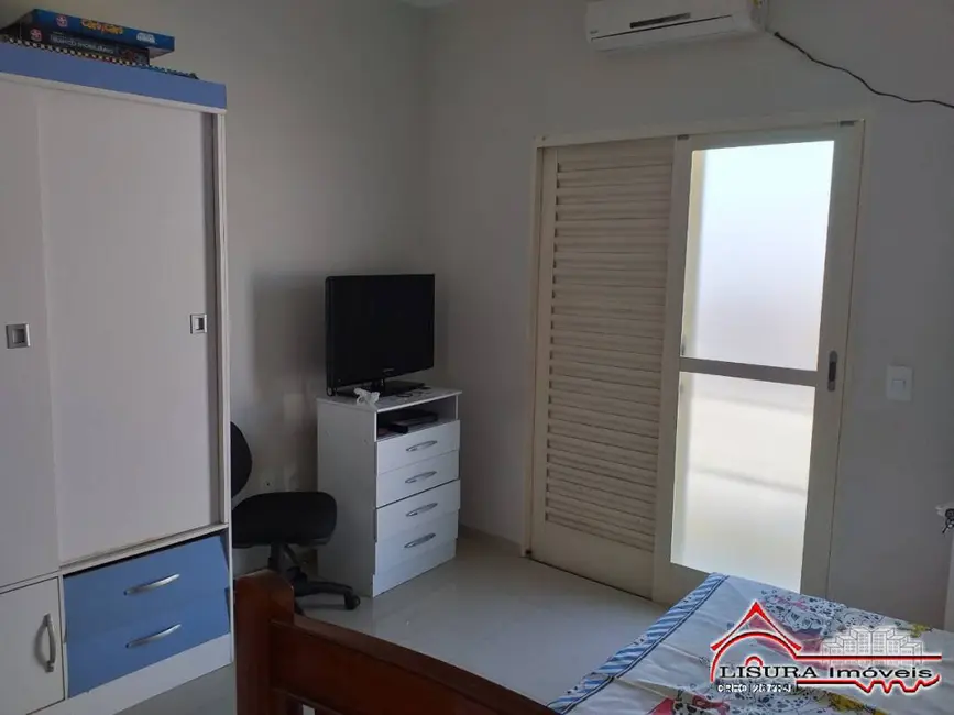 Foto 8 de Casa com 3 quartos à venda, 165m2 em Loteamento Villa Branca, Jacarei - SP