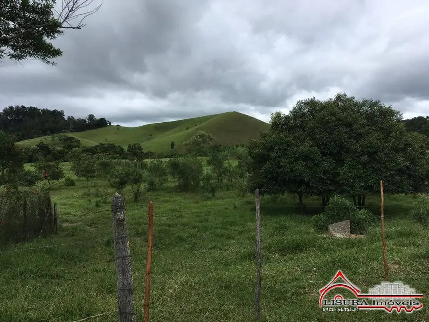 Foto 2 de Terreno / Lote à venda, 9800m2 em Santa Branca - SP