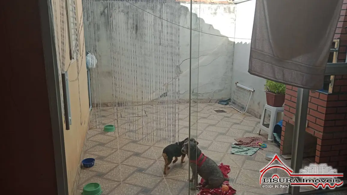 Foto 9 de Casa de Condomínio com 2 quartos à venda, 60m2 em Parque Santo Antônio, Jacarei - SP