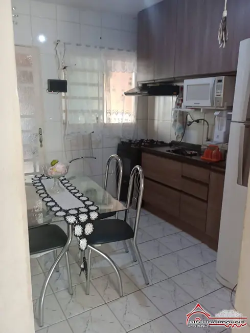 Foto 4 de Casa de Condomínio com 2 quartos à venda, 60m2 em Parque Santo Antônio, Jacarei - SP