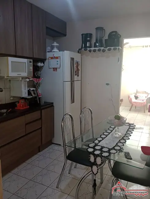 Foto 5 de Casa de Condomínio com 2 quartos à venda, 60m2 em Parque Santo Antônio, Jacarei - SP