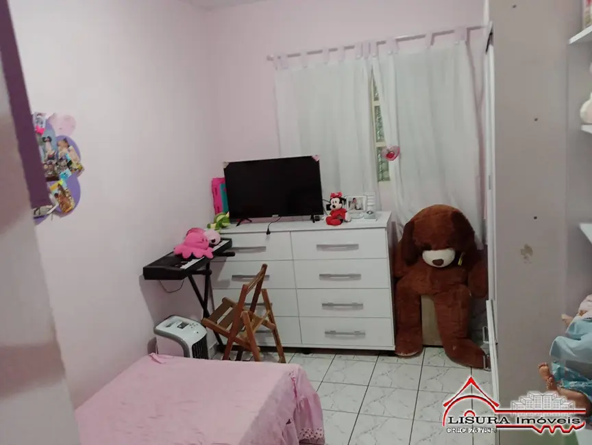 Foto 8 de Casa de Condomínio com 2 quartos à venda, 60m2 em Parque Santo Antônio, Jacarei - SP