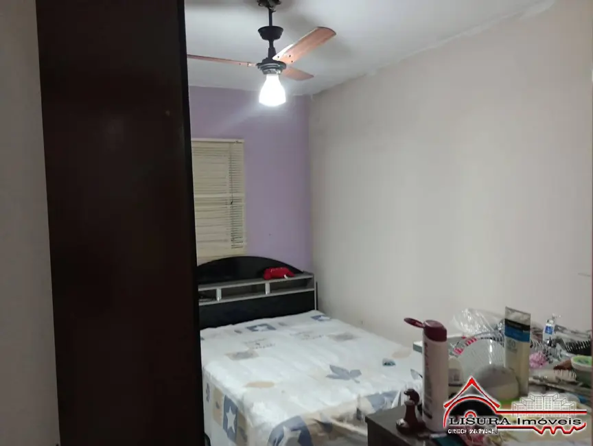 Foto 6 de Casa de Condomínio com 2 quartos à venda, 60m2 em Parque Santo Antônio, Jacarei - SP