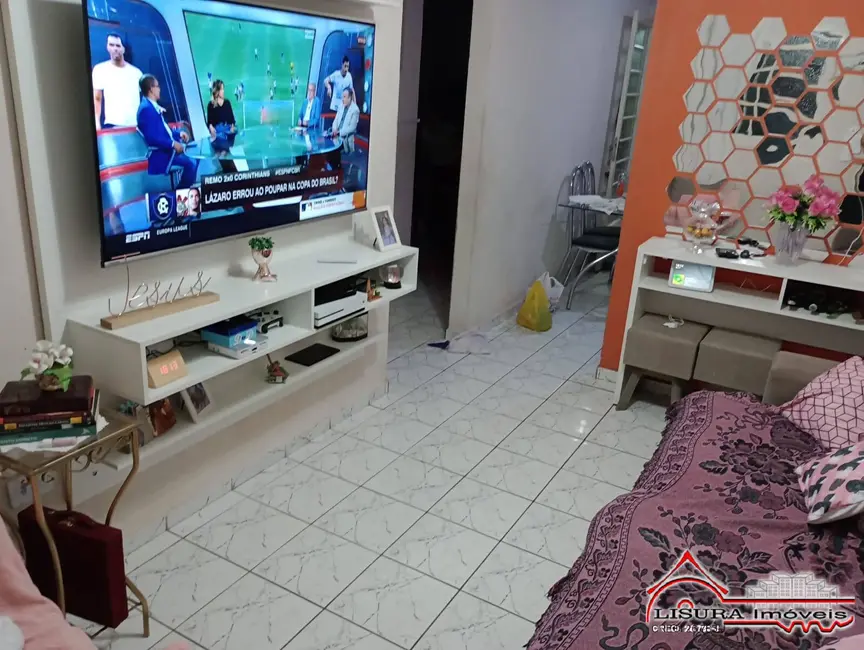 Foto 1 de Casa de Condomínio com 2 quartos à venda, 60m2 em Parque Santo Antônio, Jacarei - SP