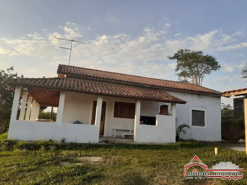 Foto 6 de Chácara com 3 quartos à venda, 156m2 em Chácaras Santa Maria, Jacarei - SP