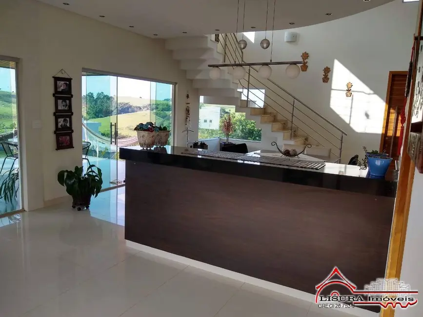 Foto 3 de Casa de Condomínio com 3 quartos à venda, 305m2 em Condomínio Parque Vale dos Lagos, Jacarei - SP