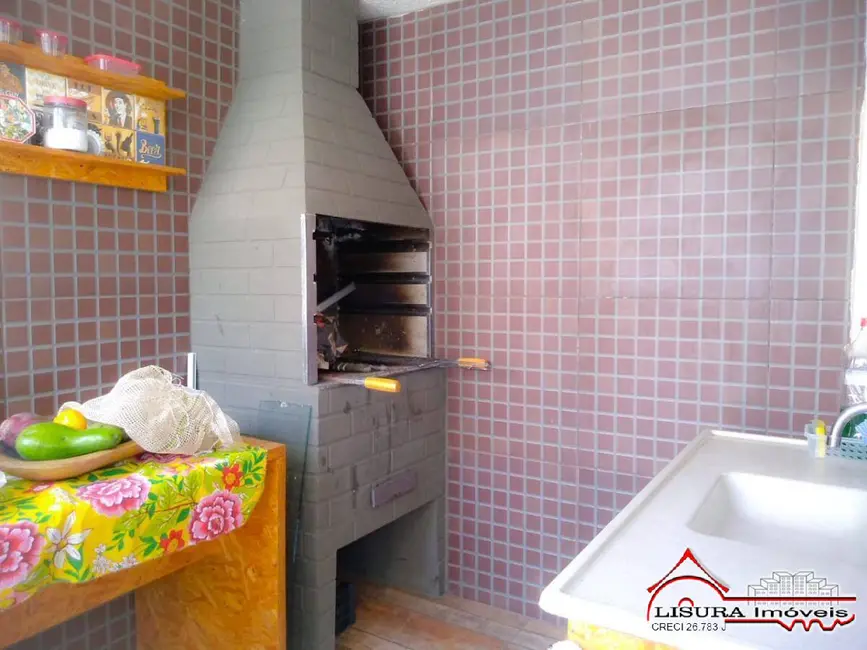 Foto 9 de Casa com 4 quartos à venda, 200m2 em Jardim Califórnia, Jacarei - SP