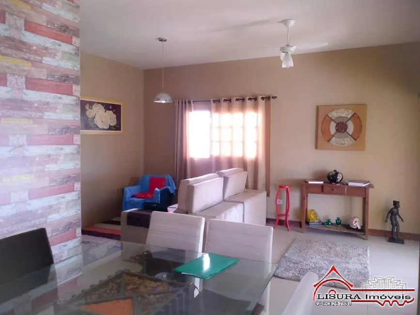 Foto 3 de Casa com 4 quartos à venda, 200m2 em Jardim Califórnia, Jacarei - SP