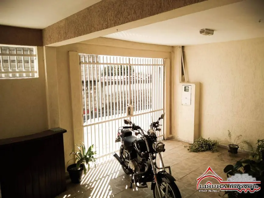 Foto 2 de Casa com 4 quartos à venda, 200m2 em Jardim Califórnia, Jacarei - SP