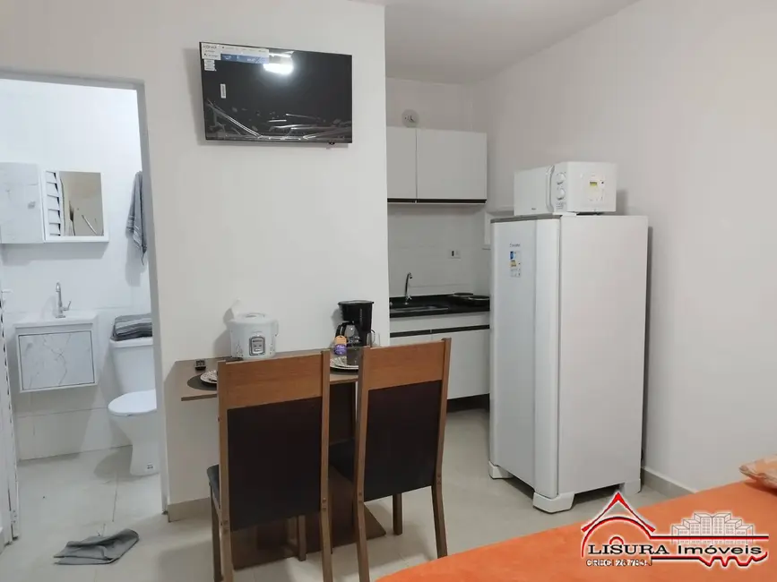 Foto 2 de Casa com 1 quarto para alugar, 14m2 em Centro, Jacarei - SP