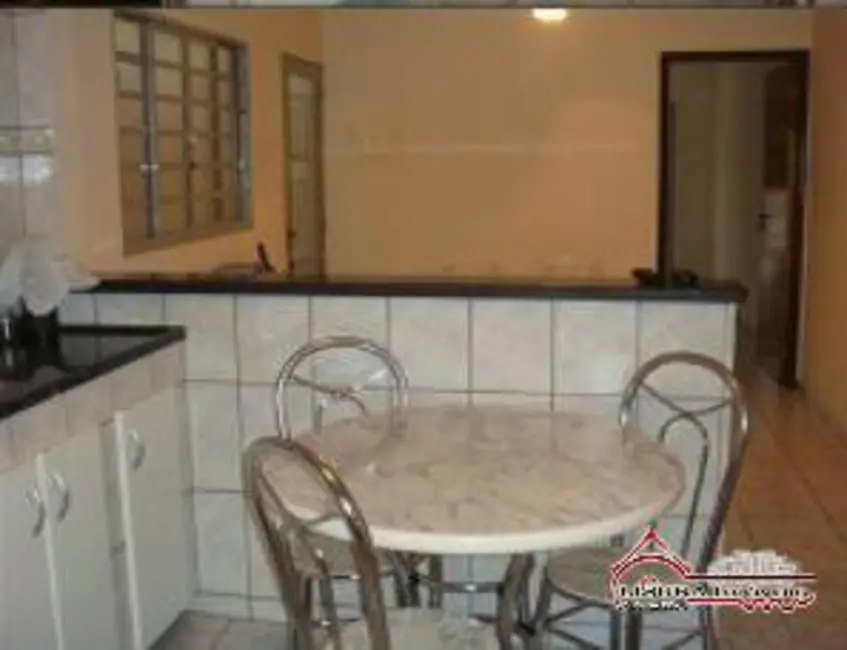 Foto 6 de Casa com 2 quartos à venda, 100m2 em Parque Santo Antônio, Jacarei - SP