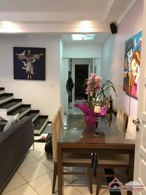 Foto 4 de Casa de Condomínio com 2 quartos à venda, 115m2 em Jardim Califórnia, Jacarei - SP