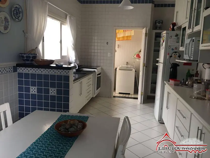 Foto 9 de Casa com 4 quartos à venda, 208m2 em Jacarei - SP
