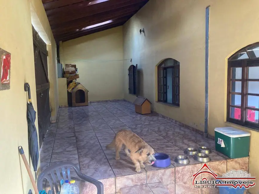 Foto 2 de Casa com 2 quartos à venda, 180m2 em Parque Santo Antônio, Jacarei - SP